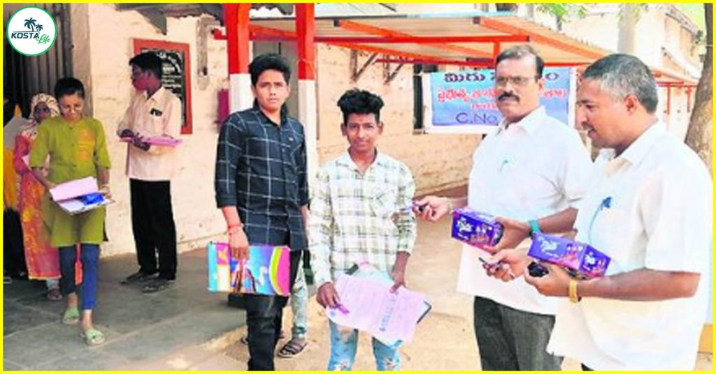 innovative-campaign-taken-by-college-principal-and-teachers-in-rayadurgam